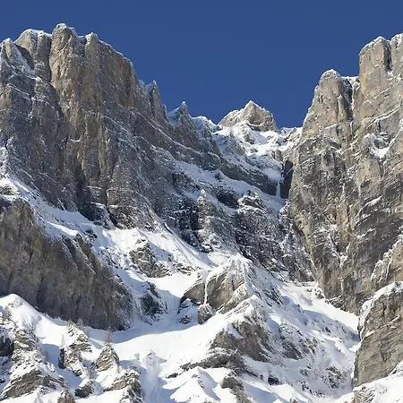莱斯奈特赫拉酒店