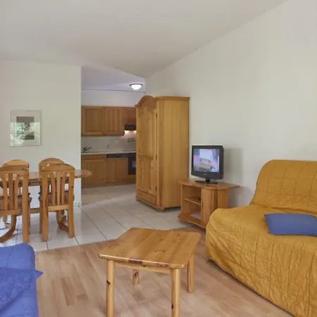 レ ナチュレル アパート *